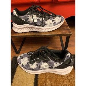 Charly Amorist Black White Grey Floral Running Shoes In EUC Barely Worn 6.5